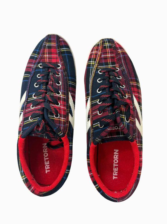 TRETORN NYLITE CLASSIC TARTAN SNEAKERS SIZE: 8.5