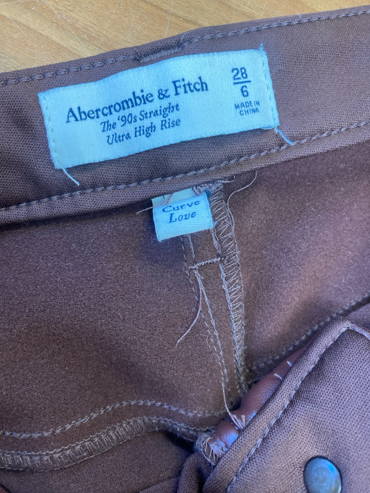 ABERCROMBIE & FITCH 90s STRAIGHT ULTRA HIGH RISE VEGAN LEATHER PANT SIZE 28 / 6