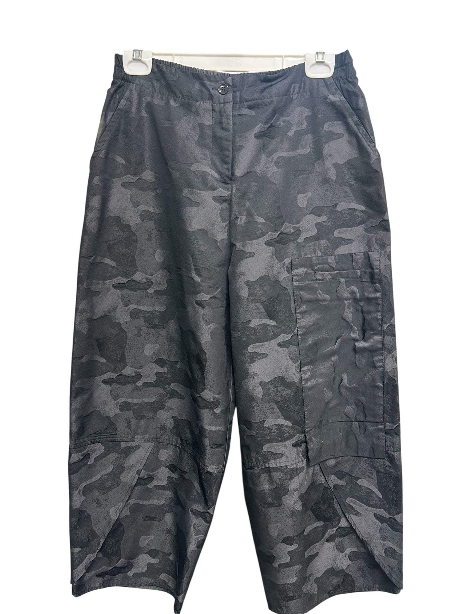 SUN KIM MONET CAMO PRINT BARREL ANKLE WIDE LEG CROP SIZE SMALL