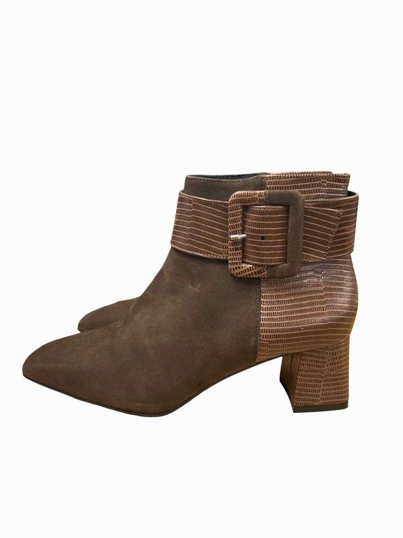 RON WHITENWB LANA SUEDE/EMBOSSED LIZARD LEATHER WEATHERPROOF BUCKLE BOOTIE  SIZE: 9