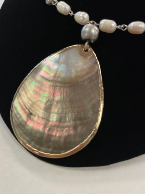 JJILL ABALONE MOTHER OF PEARL PENDANT
