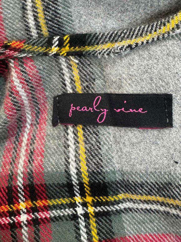 PEARLY VINE GRAY/RED TARTAN FLANNEL WRAP