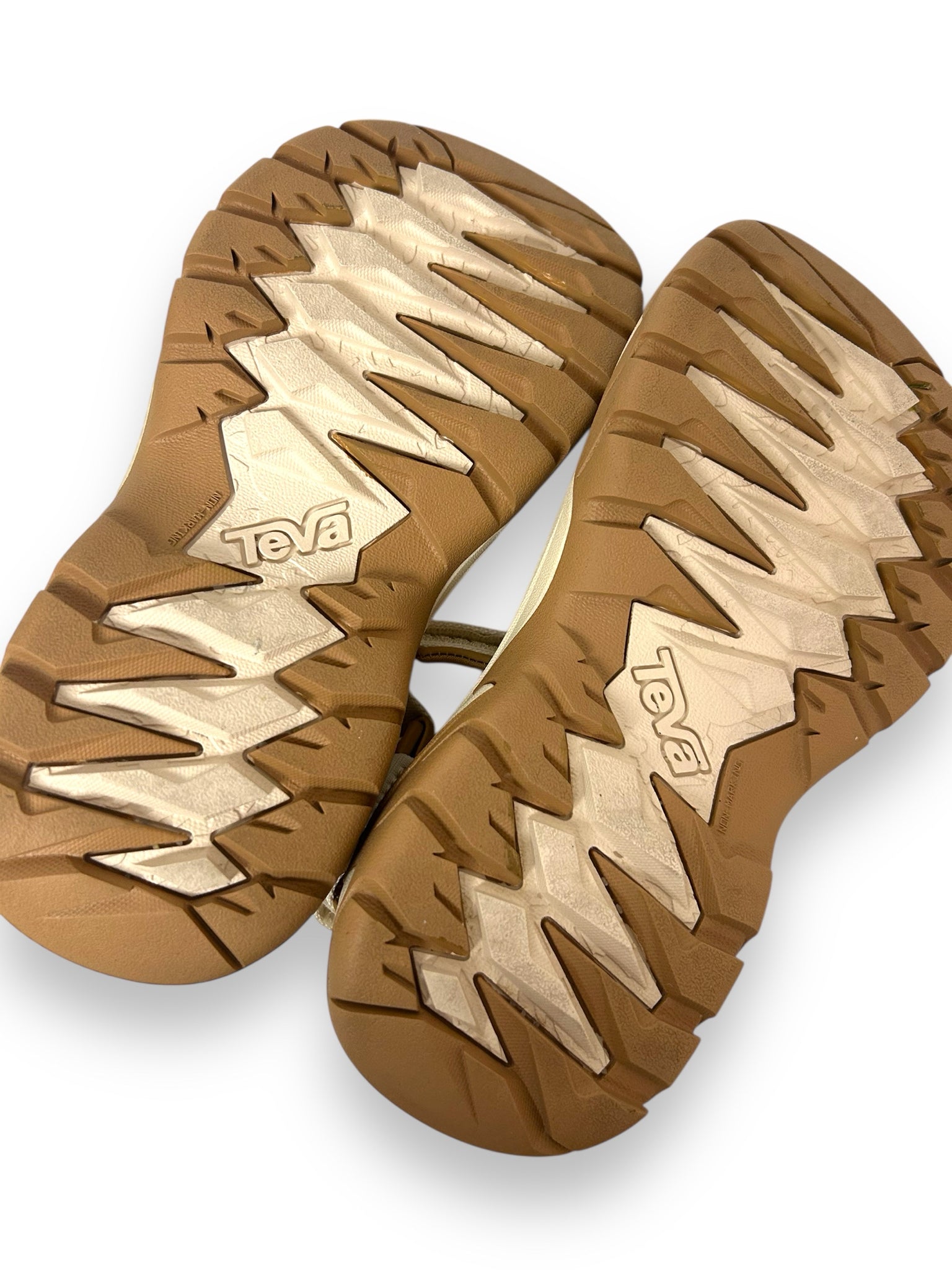 TEVA HURRICANE XLT 2 SANDAL CREAM STRAPPY SIZE 6