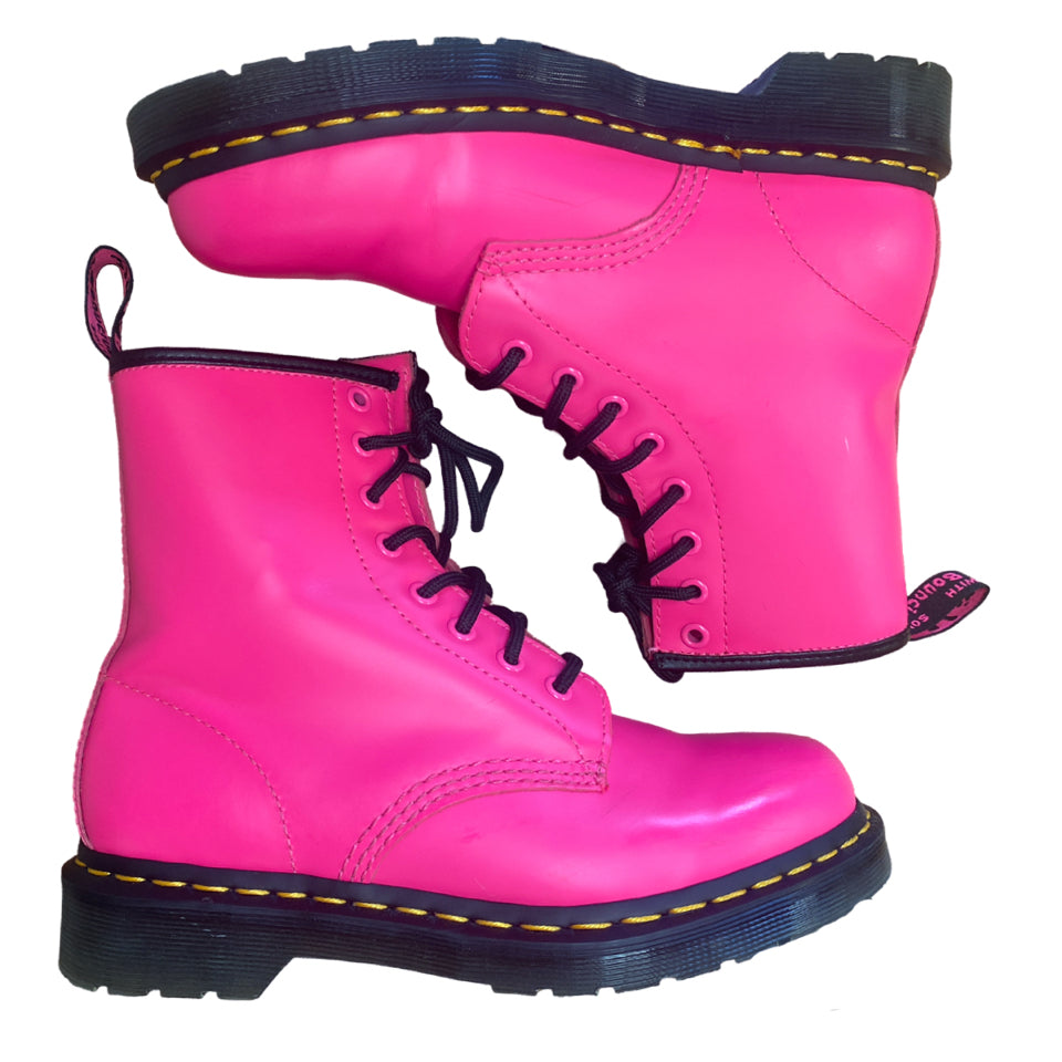 DR MARTENS SMOOTH LEATHER LACE UP BOOTS IN NEON PINK SIZE 38