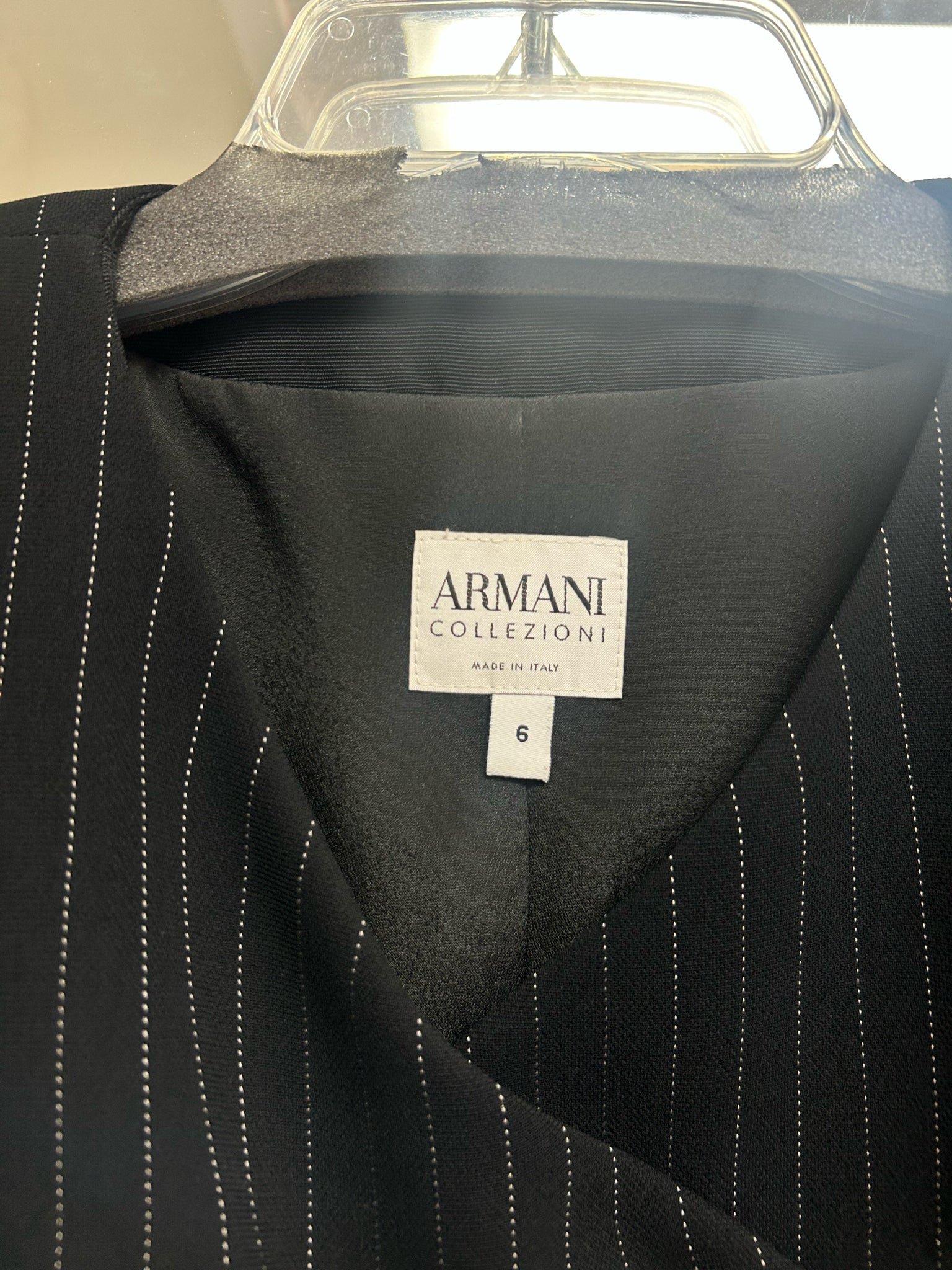ARMANI COLLEZIONI PIN STRIPED CROPPED BLACK WHITE BLAZER JACKET SIZE US 6