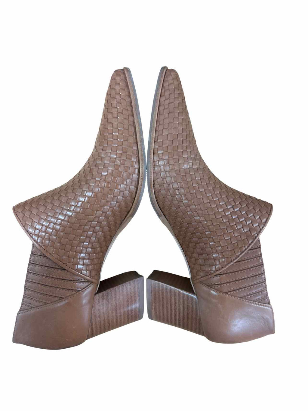 BERNARDO WOVEN LEATHER ANKLE BOOTIE BLOCK HEEL SIZE: 9