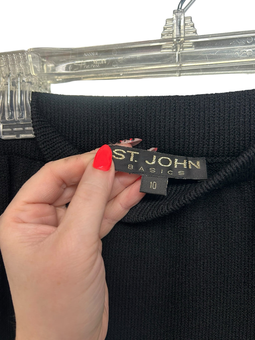 ST. JOHN SANTANA BLACK KNIT PULL ON KNEE LENGTH DRESS SIZE 10 - WEARHOUSE  CONSIGNMENT