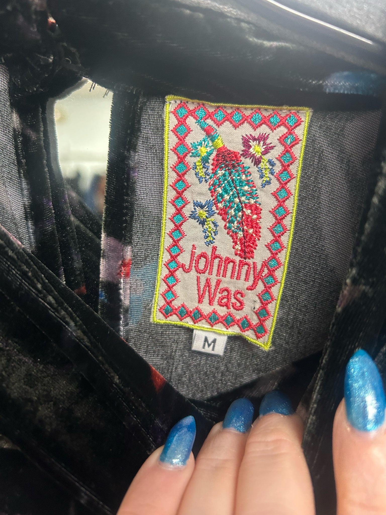 JOHNNY WAS BLACK FLORAL SILK BLEND VELVET SLEEVELESS TANK SIZE MEDIUM