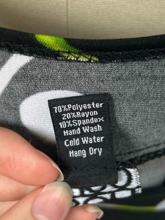 CLARA SUN WOO COLD SHOULDER DOTTED TUNIC SIZE: M