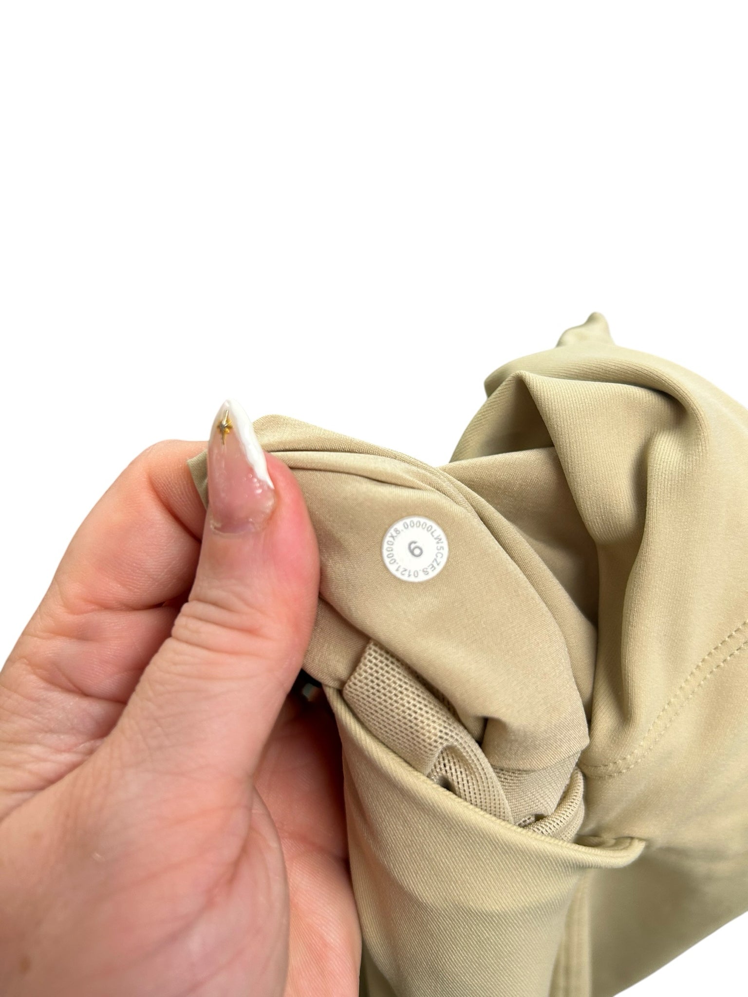 LULULEMON ON THE FLY TAN PULL ON 7/8 PANTS SIZE 6