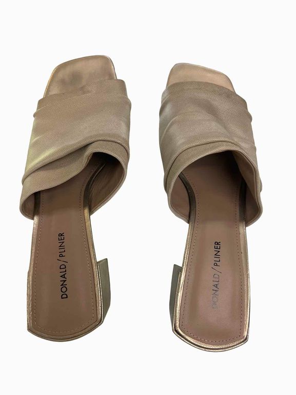 DONALD PLINER BRIT EASY METALLIC GOLD MESH SANDALS SIZE: 11