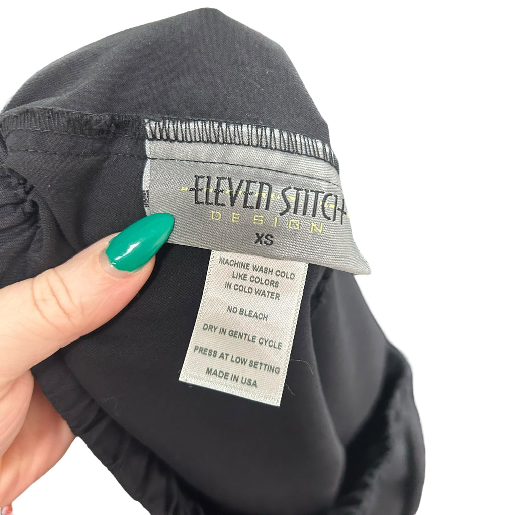ELEVEN STITCH DESIGN BLACK CROPPED BARRELL PULL ON PANTS SIZE XS