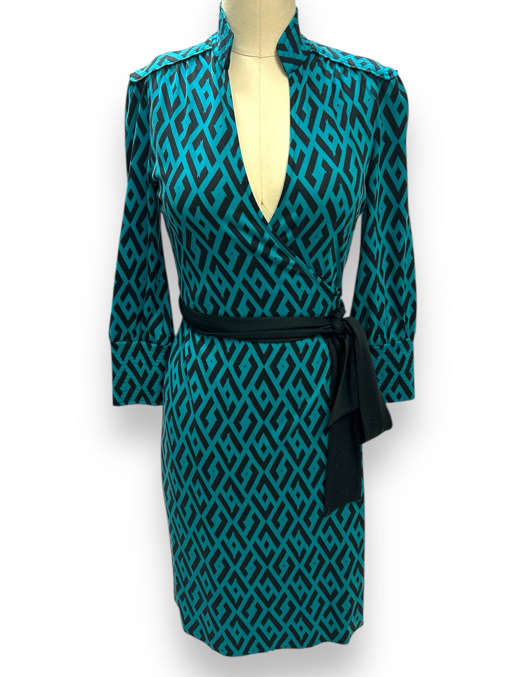DIANE VON FURSTENBERG VINTAGE TEAL DIAMOND SILK WRAP DRESS SIZE 6