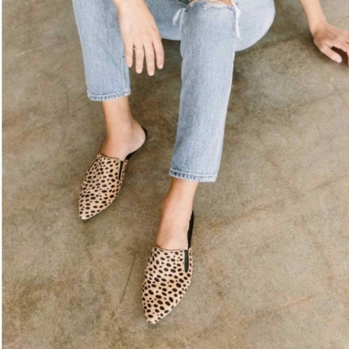 JENNI KAYNE CALF HAIR ANIMAL PRINT MULES SIZE 39
