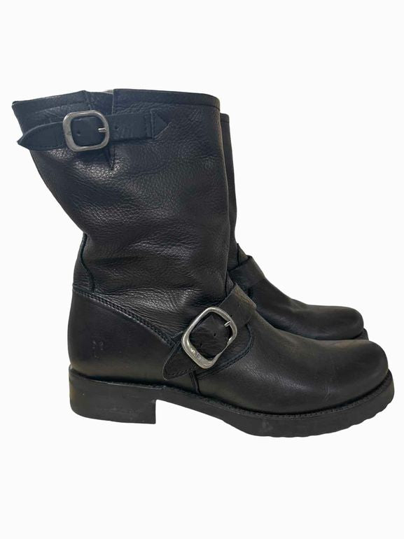 FRYE VERONICA SHORT PULL ON BOOT SIZE: 7.5