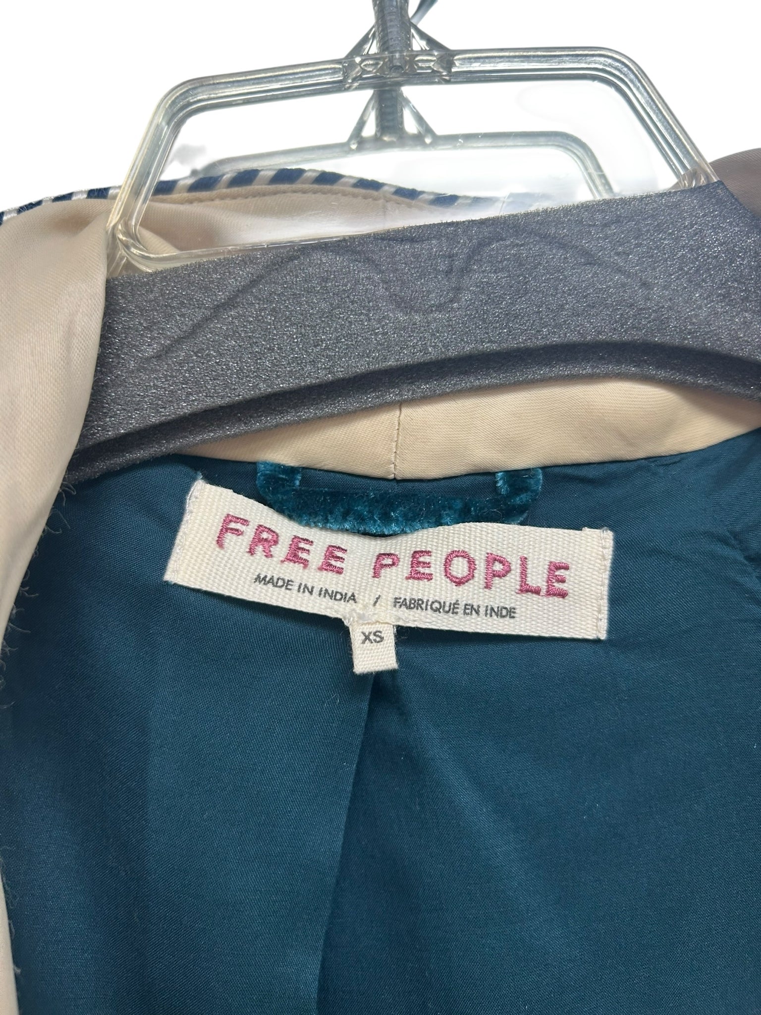 FREE PEOPLE SUNDOWN VELVET EMBROIDERED TEAL DUSTER KIMONO SIZE XS - WEARHOUSE  CONSIGNMENT