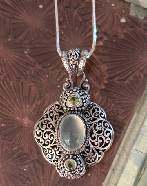 SARDA BALINESE GREEN CHALCEDONY 925 SILVER PENDANT NECKLACE