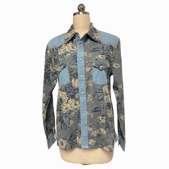 ANTHROPOLOGIE NWT! LOVE THE LABEL CHAMBRAY LIGHT BLUE FLORAL BUTTON DOWN SIZE S