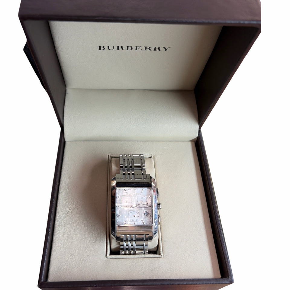 BURBERRY BU1560 CHRONOGRAPH QUARTZ WATCH - NEW BATTERY, LINKS, BOOKLETS, BOX