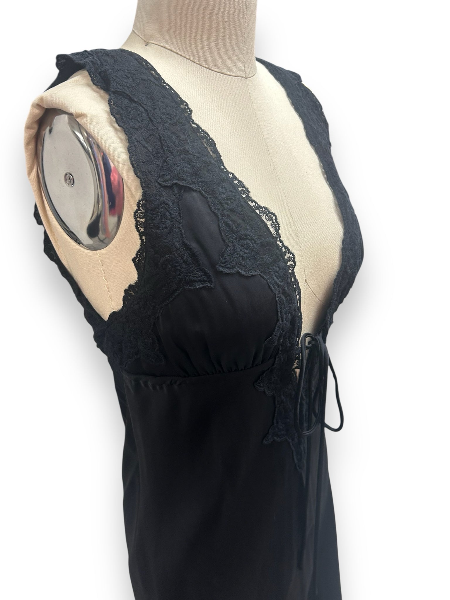 RUMORED VENICE SATIN MAXI DRESS BLACK LACE  MIDI SIZE MEDIUM