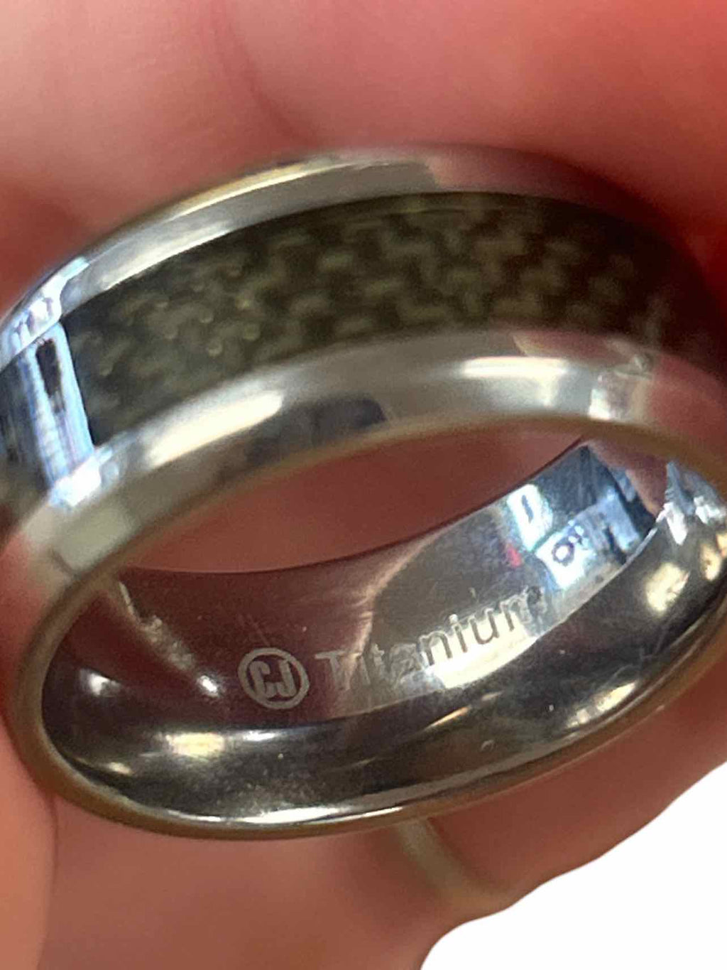 BLUE NILE  TUNGSTEN CARBIDE BEVELED EDGE BLACK CARBON FIBER INLAY MEN'S RING - WEARHOUSE  CONSIGNMENT