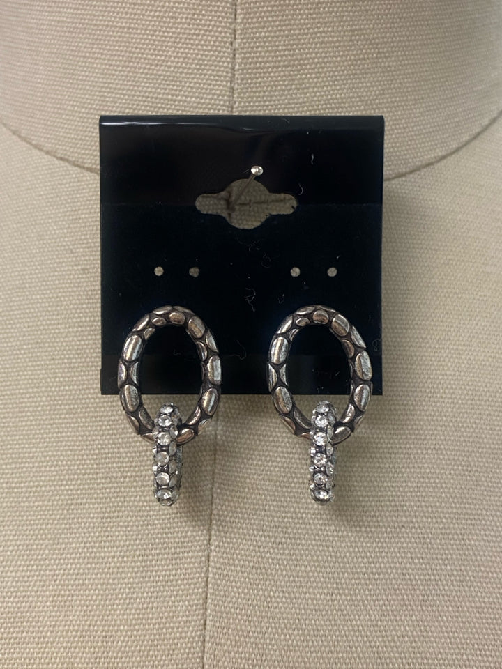 BRIGHTON PEBBLE & PAVE LINK EARRING