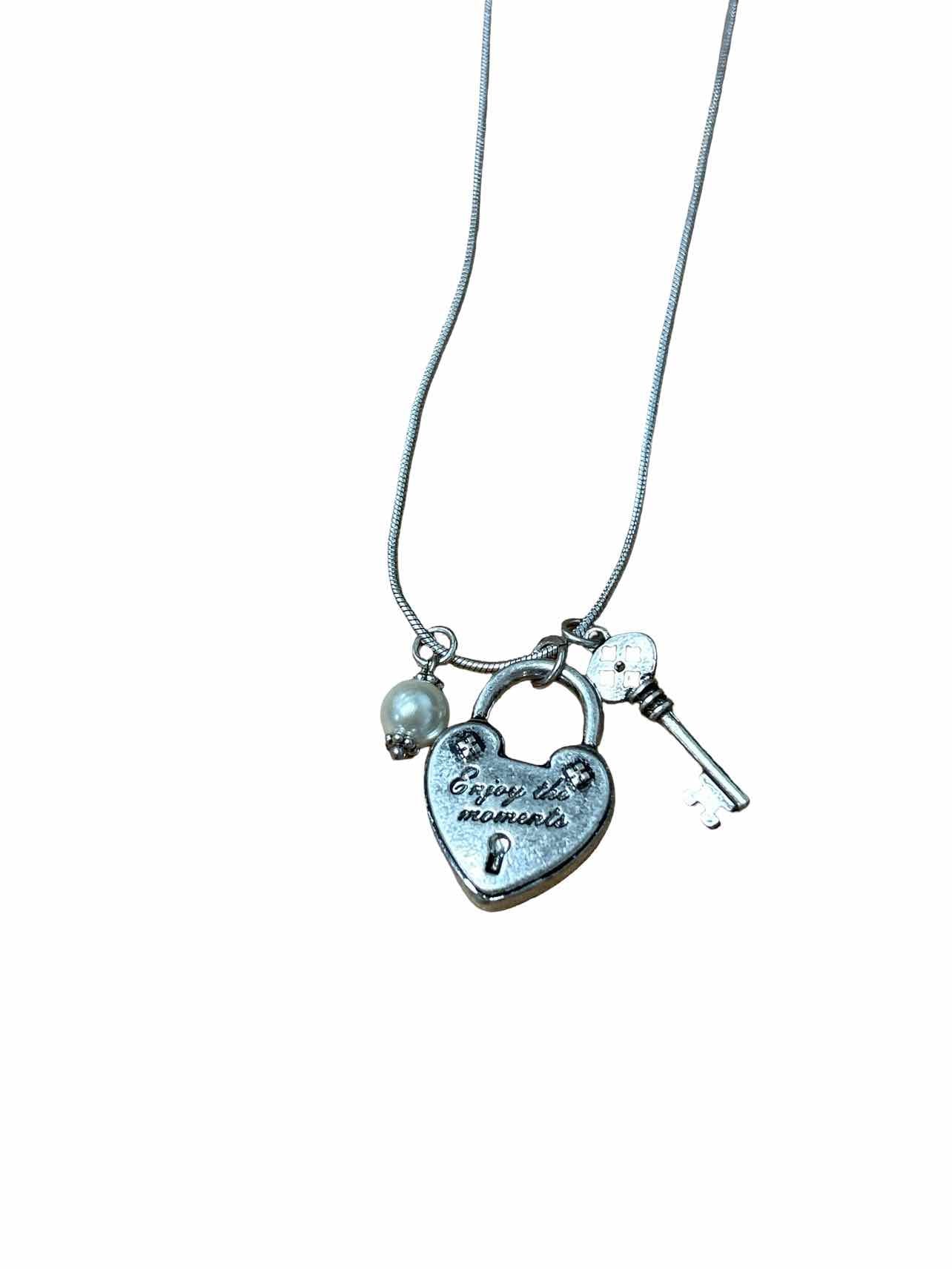 PATRICIA NASH LOCK AND KEY COLLECTION ENJOY THE MOMENTS ADJUSTABLE NECKLACE