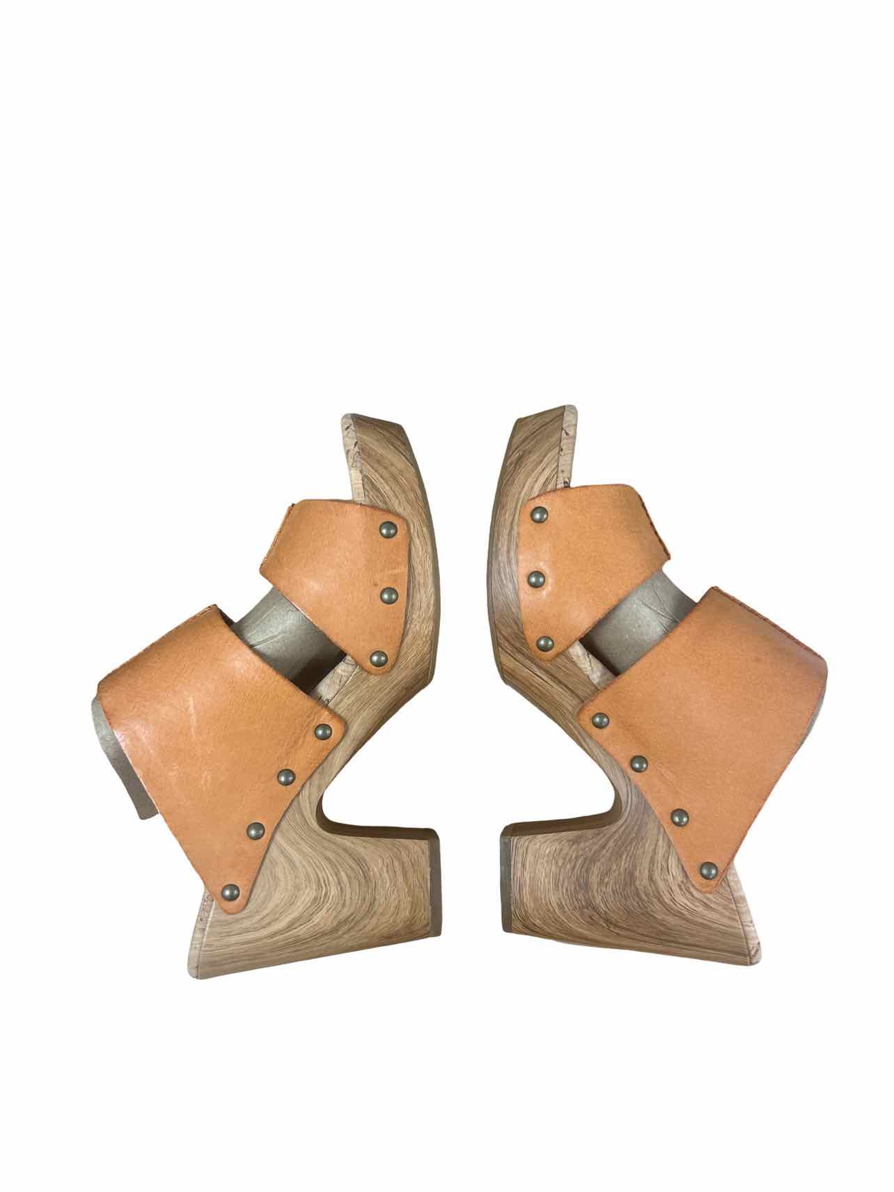 KORKEASE DARRA PLATFORM STUDDED SANDAL SIZE: 8