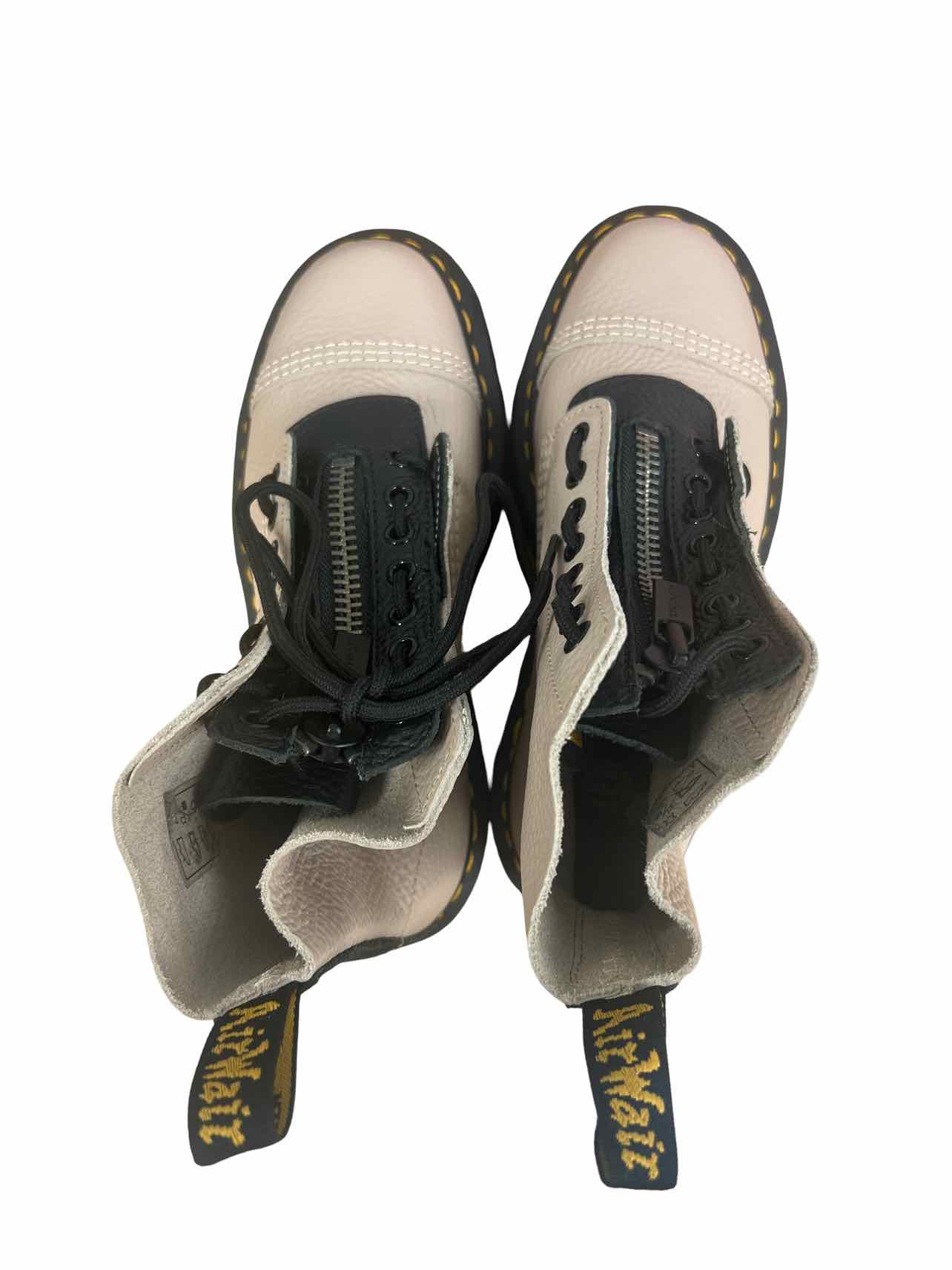 DR MARTENS PLATFORM SINCLAIR BOOTS SIZE: 8