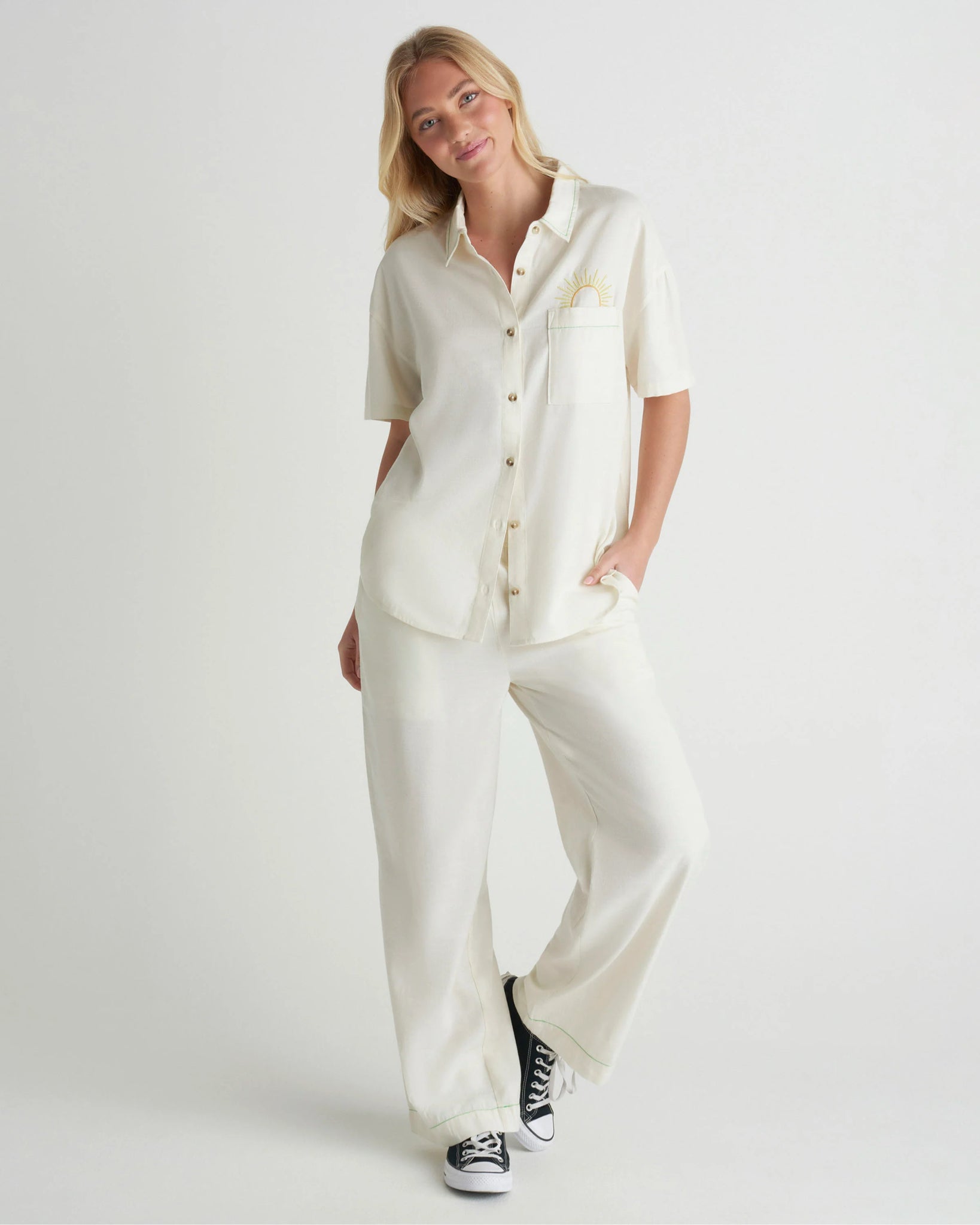 NEW WITH TAGS HURLEY GOLDIE EMBROIDERED 2 PIECE LOUNGE SET SIZE LARGE