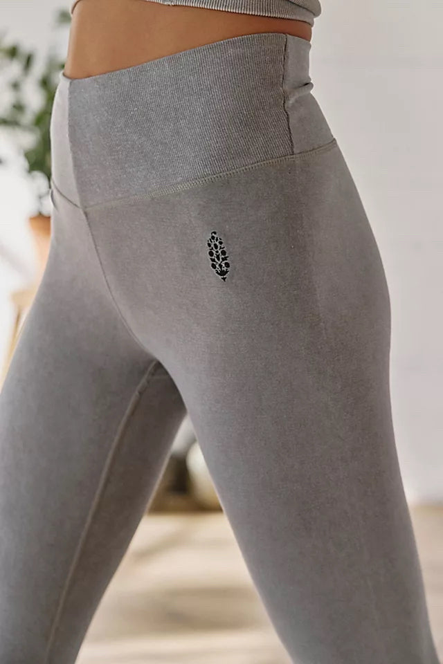 FP MOVEMENT GO TO RIBBED PURPLE HIGH WAIST LEGGINGS SIZE MEDIUM