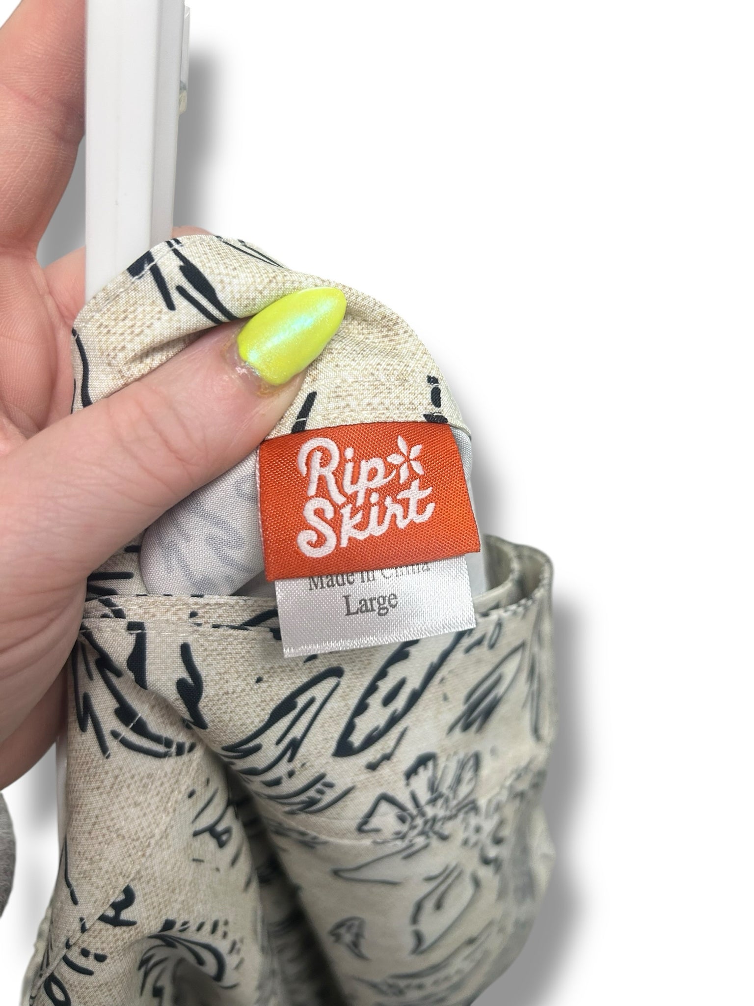 RIPSKIRT HAWAII WRAP SKIRT FLORAL RUSTICA BEIGE BLACK SIZE LARGE