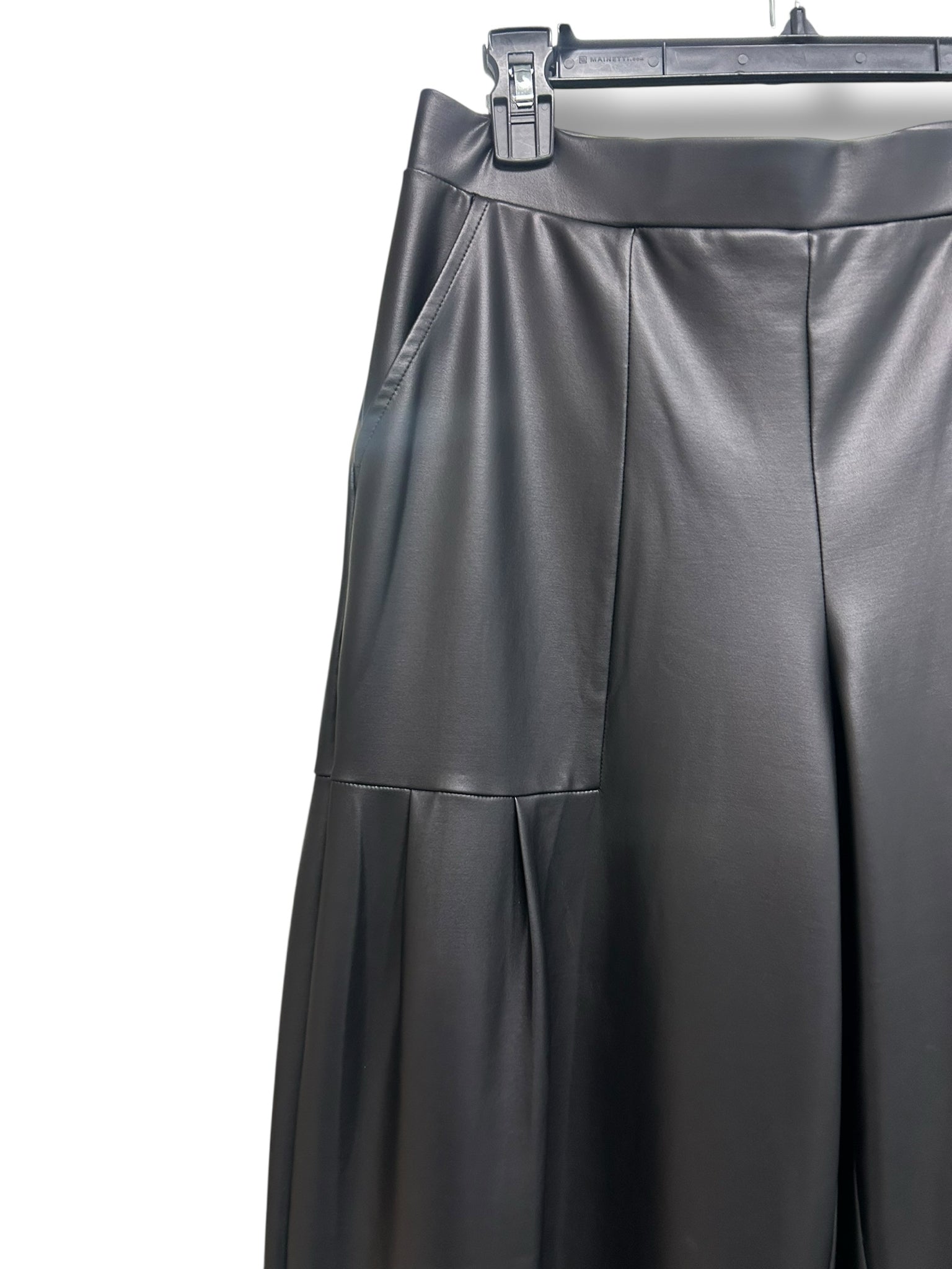 CIARA SUN WOO LIQUID LEATHER WIDE LEG PANT WITH PLEATED POCKETS SIZE SMALL - WEARHOUSE  CONSIGNMENT
