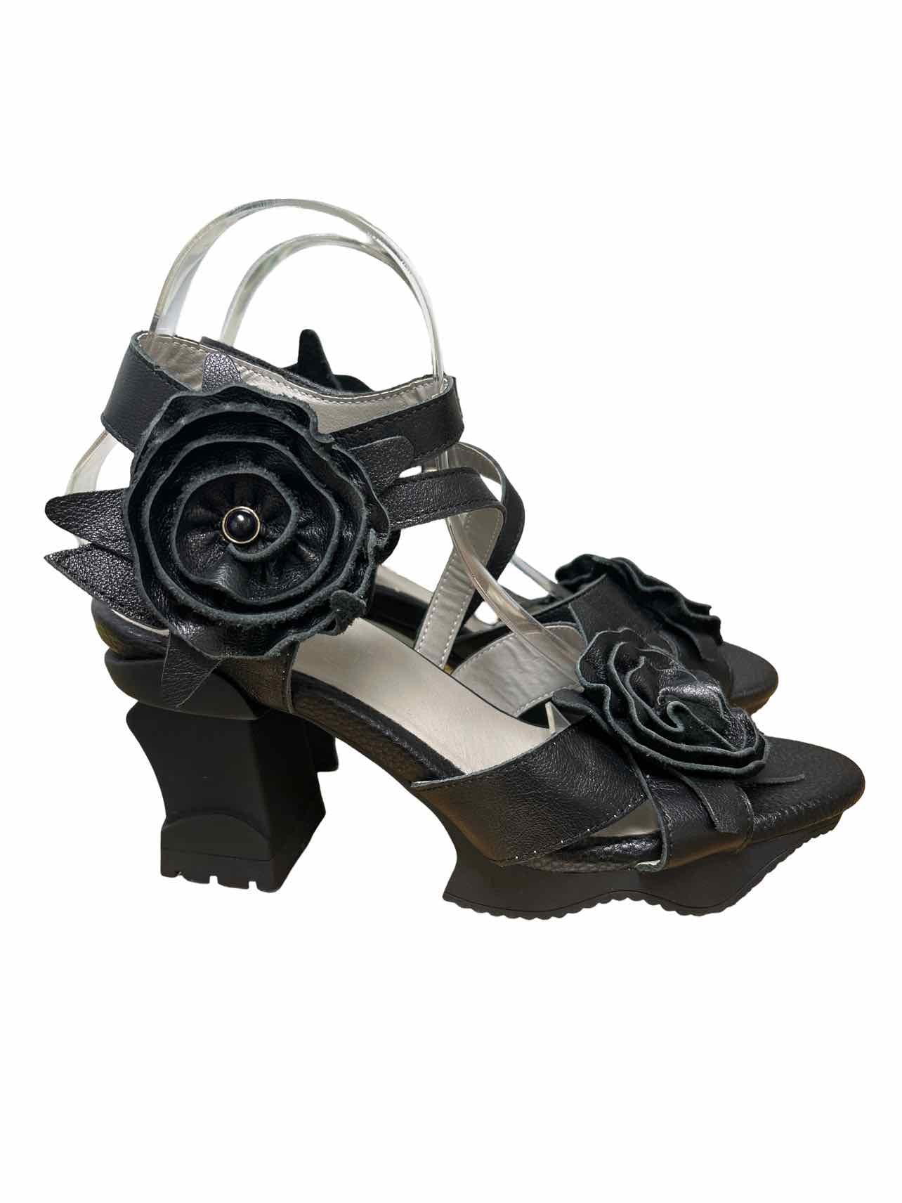 L'ARTISTE SPRING STEP L'ARTISTE SHELLY FLORAL LEATHER PLATFORM HEEL SIZE: 39