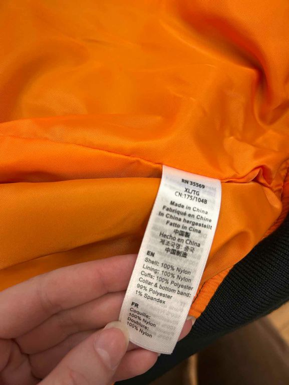ALPHA INDUSTRIES ALPHA INDUSTRIES FLIGHT JACKET SIZE: XL