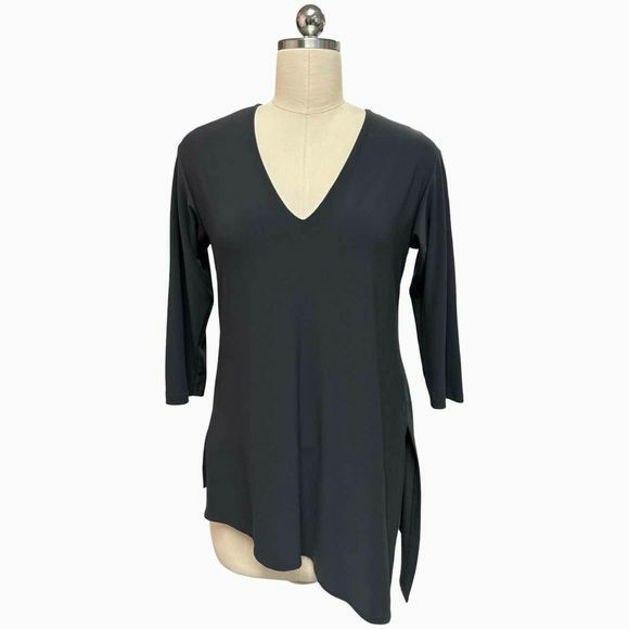 SYMPLI 3/4 SLEEVE V-NECK SPLIT HEM ASYMMETRICAL CHARCOAL TOP SIZE 6