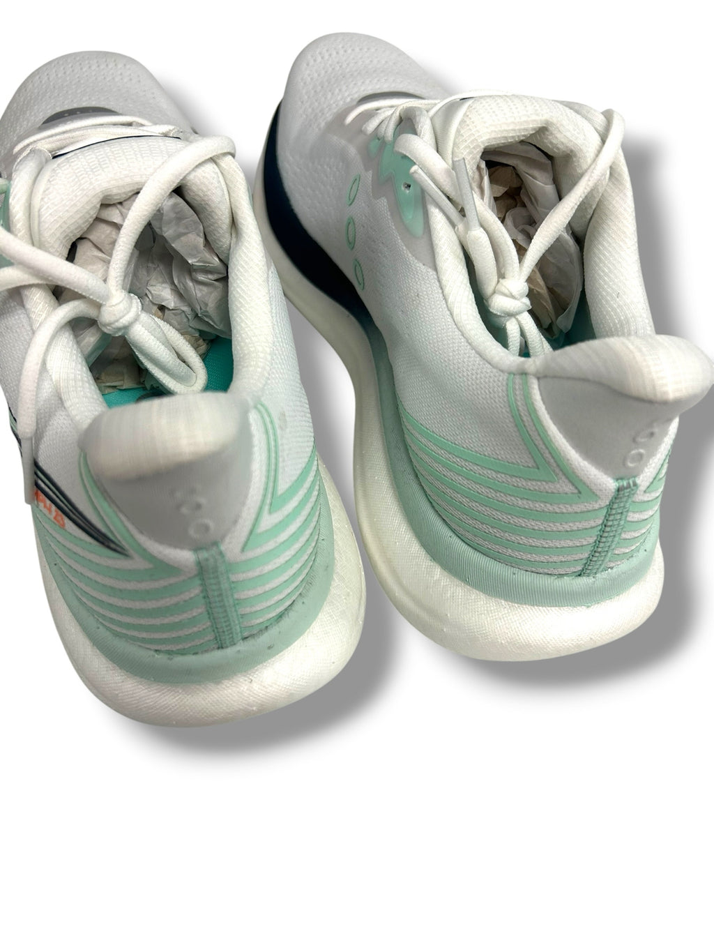NEW WITH BOX SAUCONY TRIUMPH 23 RUNNING ATHLETIC SNEAKERS WHITE AQUA SIZE 11.5