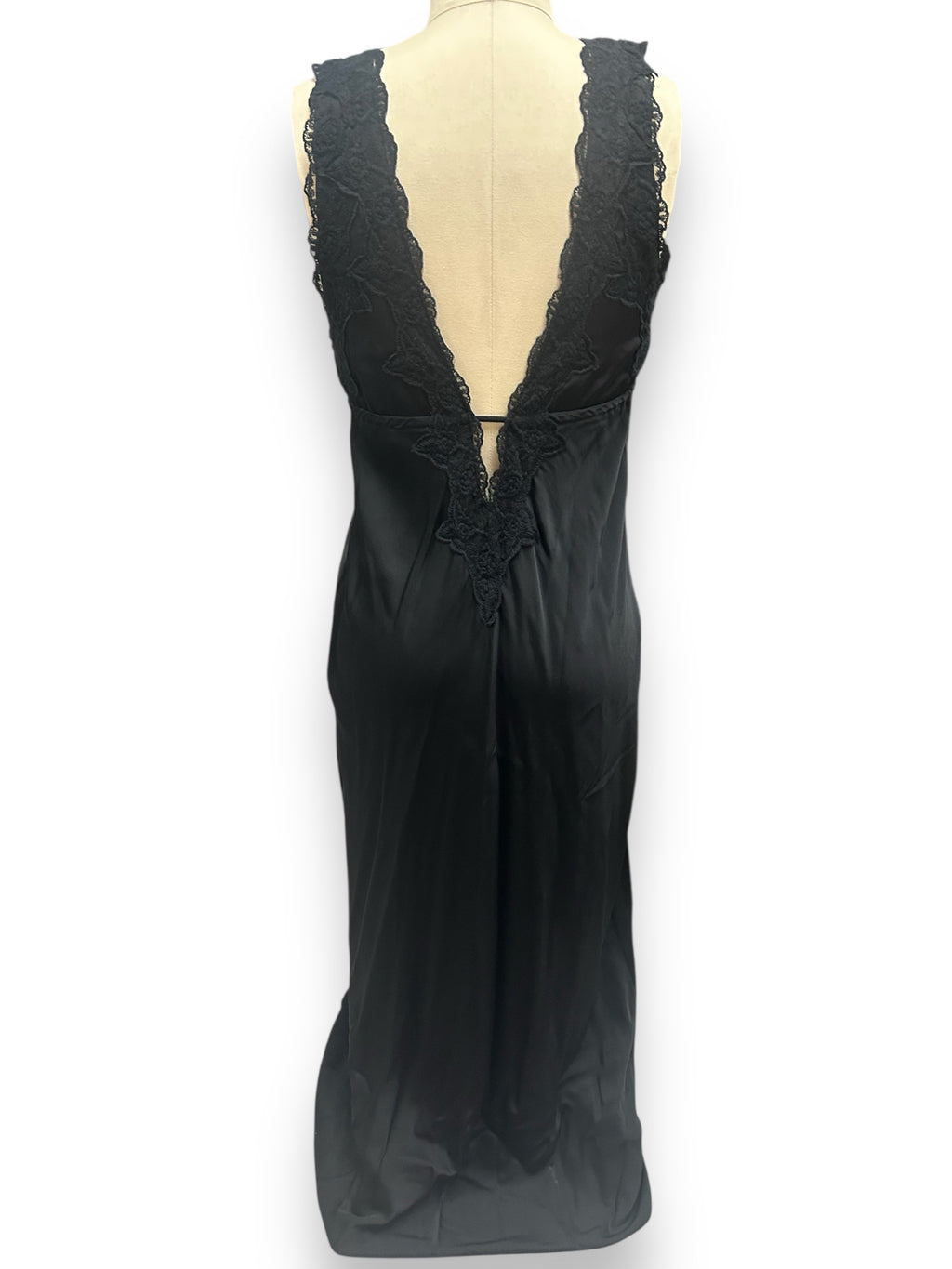 RUMORED VENICE SATIN MAXI DRESS BLACK LACE  MIDI SIZE MEDIUM