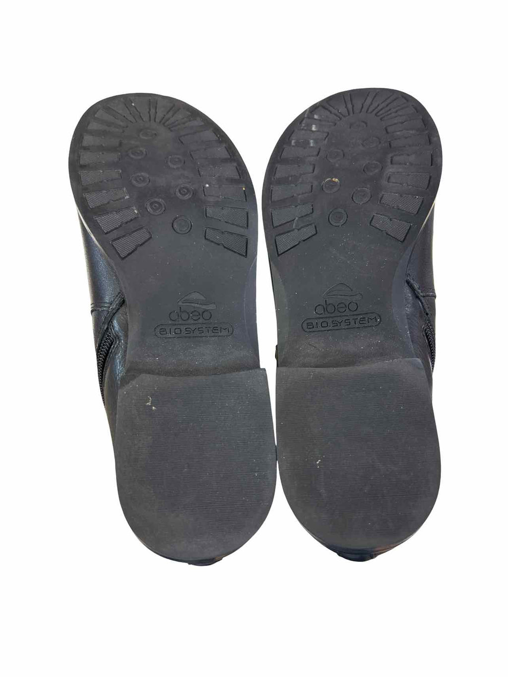 ABEO NIB YORKIE BOOTIE SIZE: 9.5