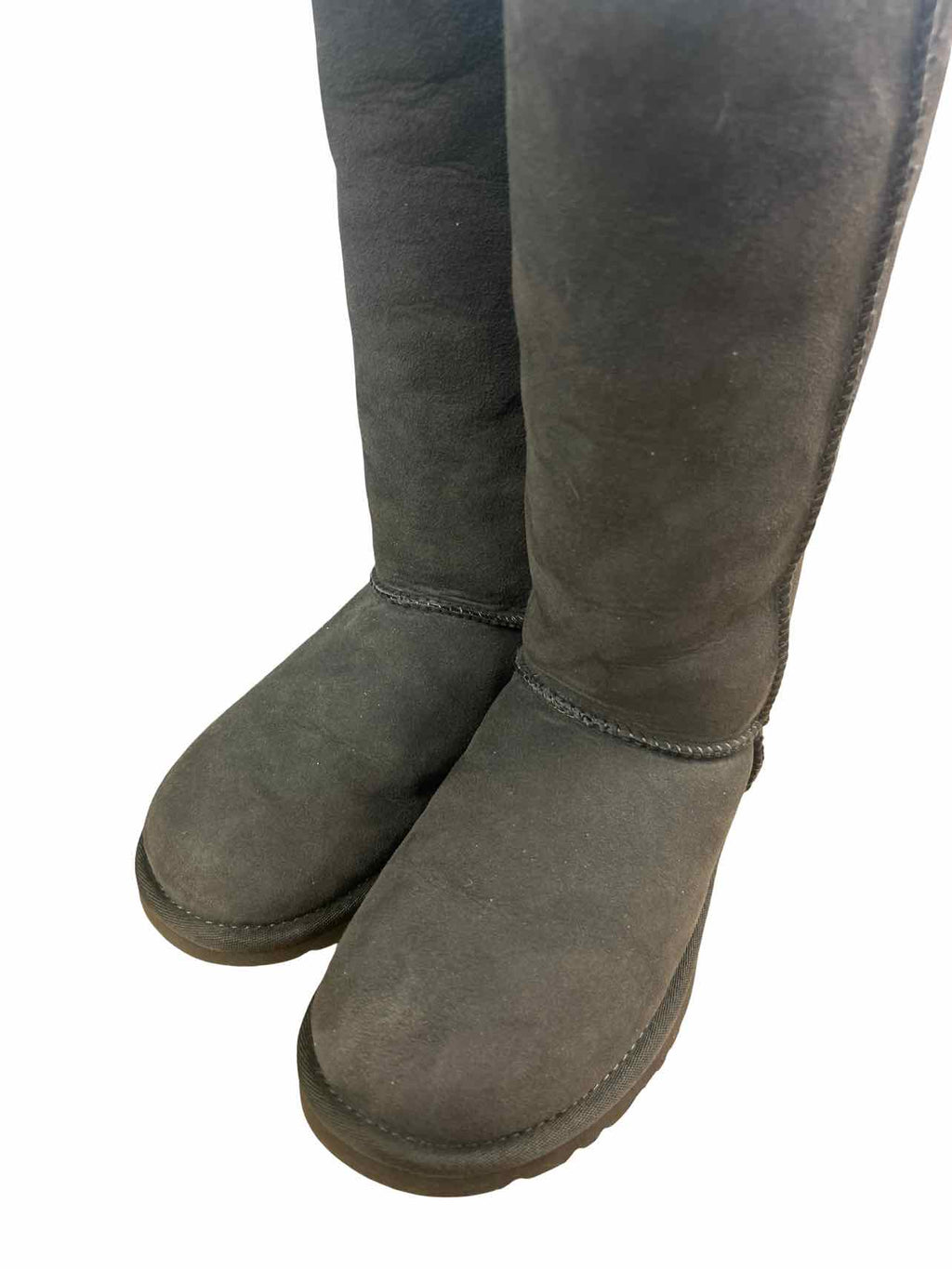 UGG NWB CLASSIC TALL SUEDE SHEEPSKIN SIZE: 6 - WEARHOUSE  CONSIGNMENT