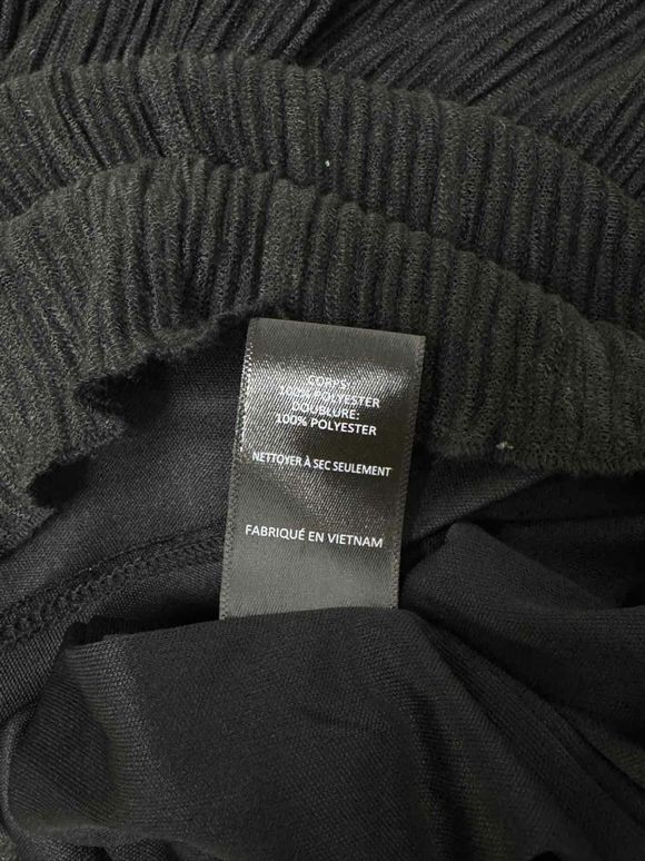 ASTR NWT! PLISSE FULLY LINED BLACK MAXI DRESS WITH PADDED SHOULDERS SIZE S - WEARHOUSE  CONSIGNMENT