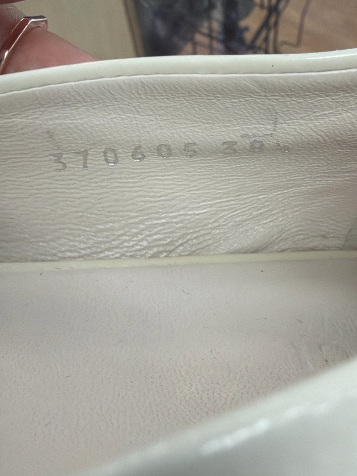 GUCCI PATENT SALANDIA PEEP TOE FLAT IN MYSTIC WHITE SIZE 38.5