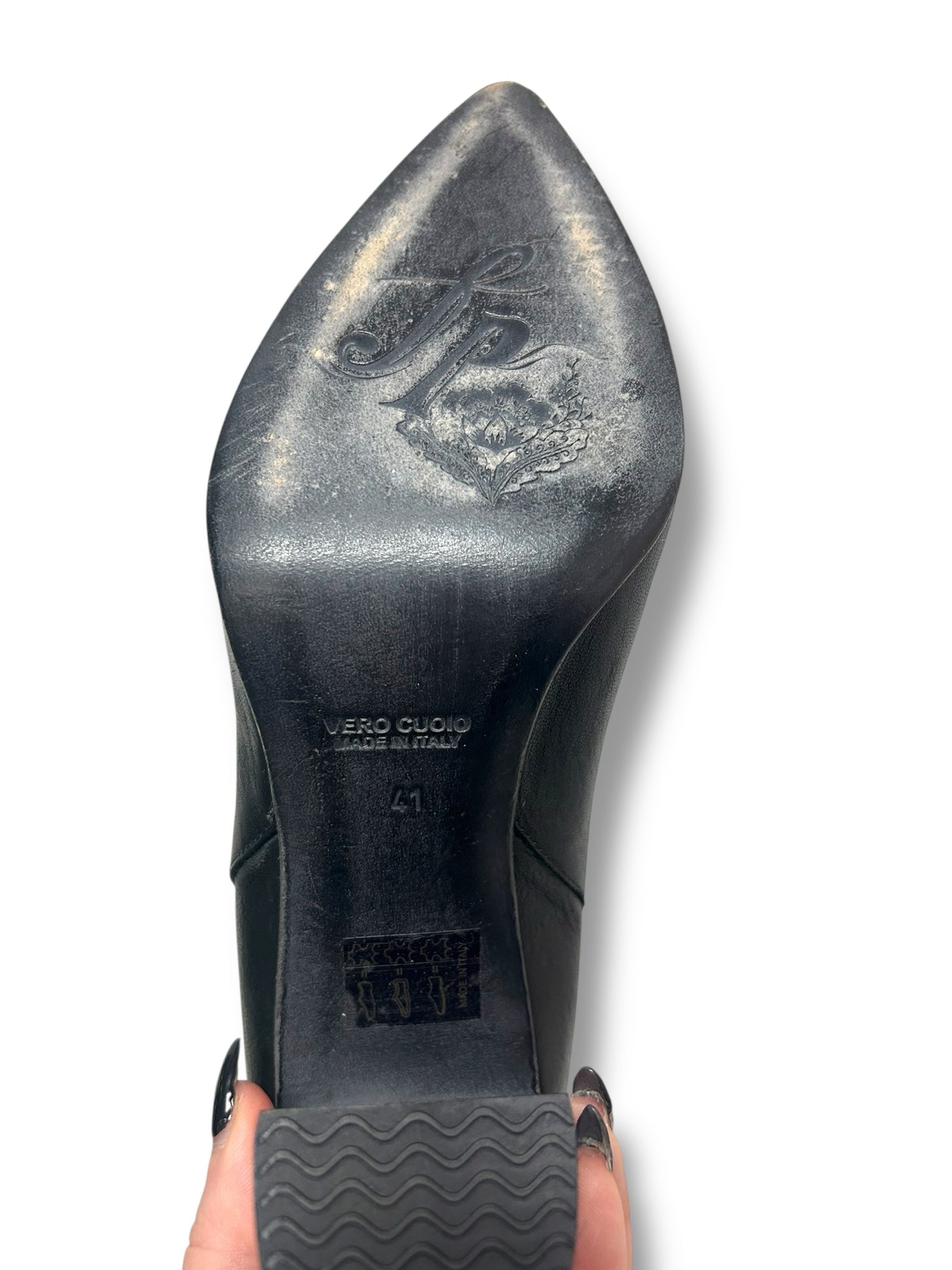 FREE PEOPLE FREE PEOPLE DAKOTA STUDDED LEATHER BOOT SIZE 41