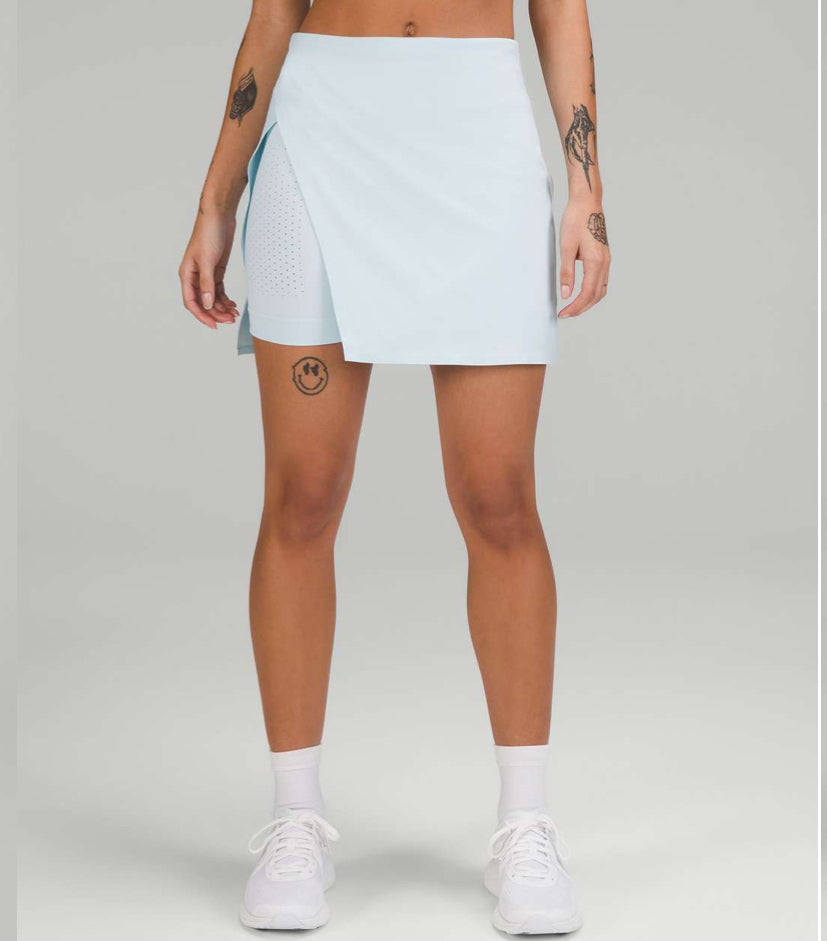 LULULEMON SUPER HIGH RISE SIDE SLIT POWDER BLUE TENNIS SKORT SIZE 14
