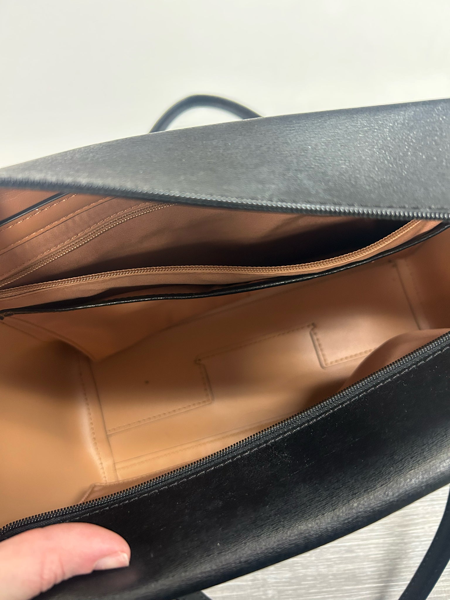 TORY BURCH BLACK LEATHER PARKER TOTE NEW WITHOUT TAGS