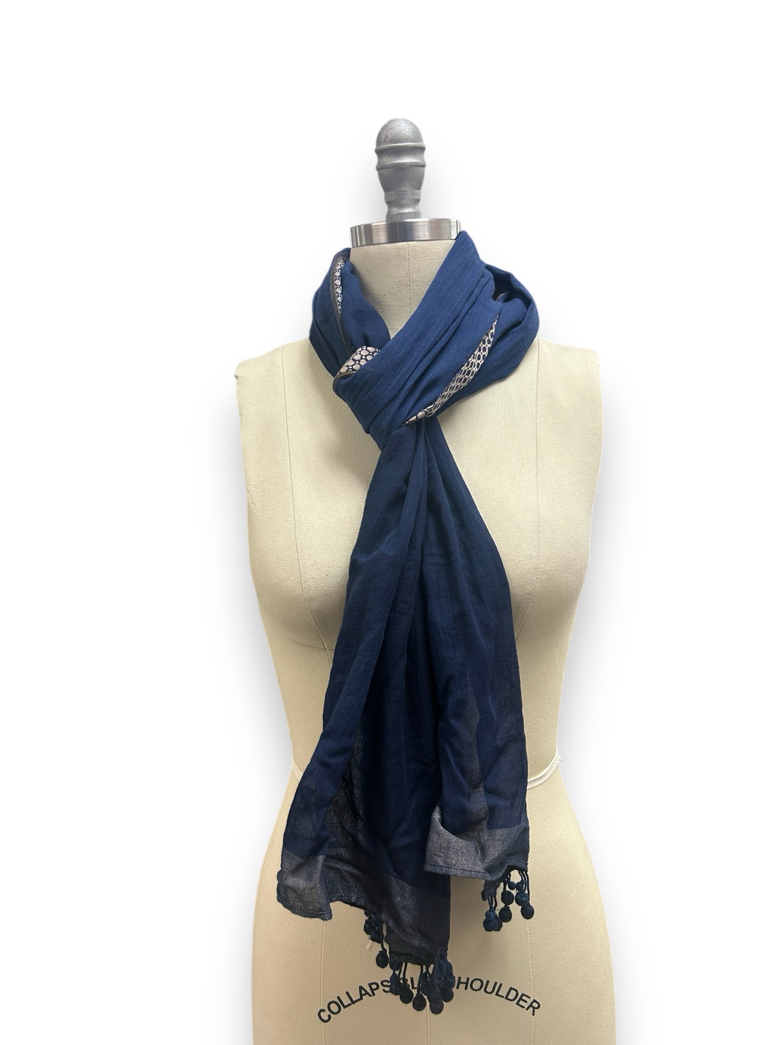 EILEEN FISHER NAVY FRINGE RECTANGLE LIGHTWEIGHT SCARF