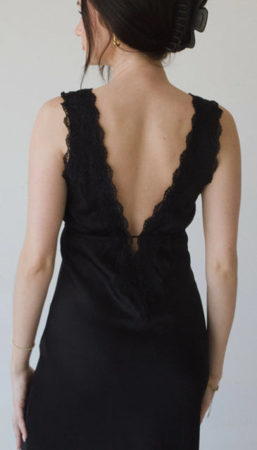 RUMORED VENICE SATIN MAXI DRESS BLACK LACE  MIDI SIZE MEDIUM
