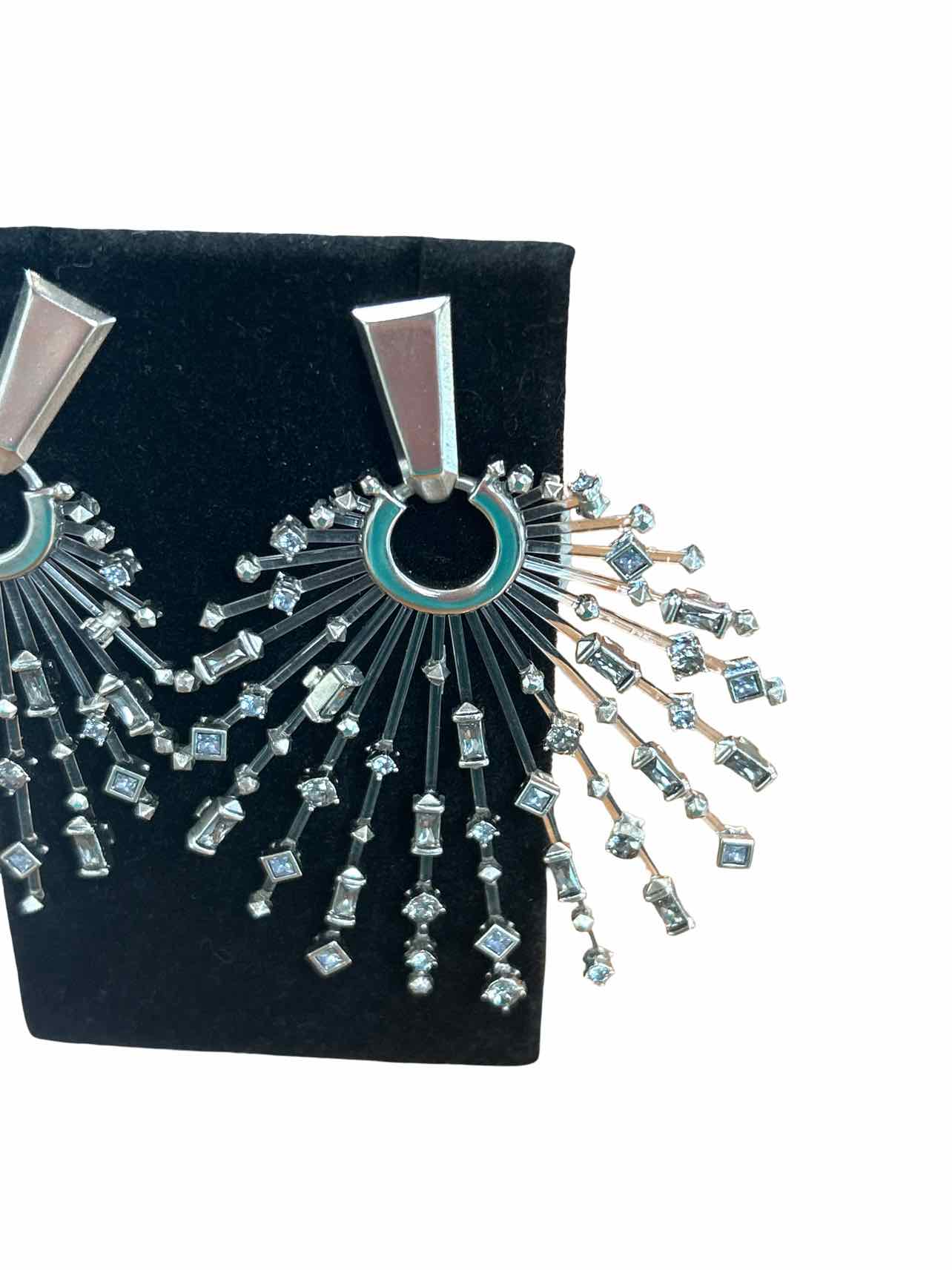 KENDRA SCOTT FABIA SUNBURST CRYSTAL RHODIUM STATEMENT EARRINGS