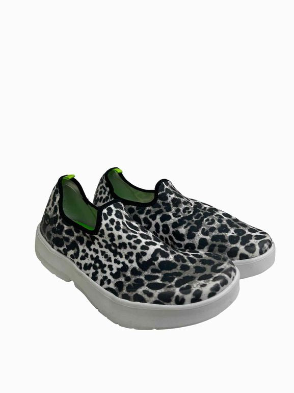 OOFOS OOMG EEZEE LOW SHOE SIZE: 10.5