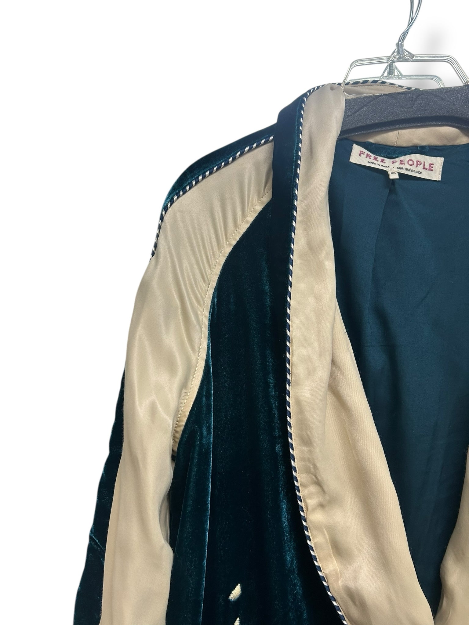 FREE PEOPLE SUNDOWN VELVET EMBROIDERED TEAL DUSTER KIMONO SIZE XS - WEARHOUSE  CONSIGNMENT